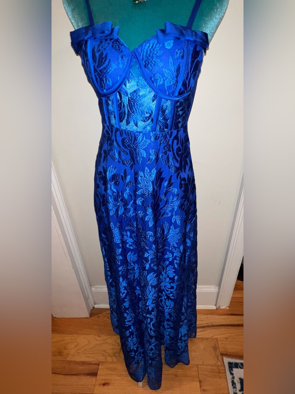 Violet Weekend Juniors' Corset Lace Gown. NWT. Size: 00.Retail: $179. Asking;$98